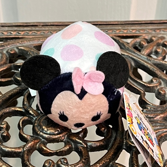 NEW Disney EASTER Tsum Tsums MINNIE MOUSE - Picture 1 of 9